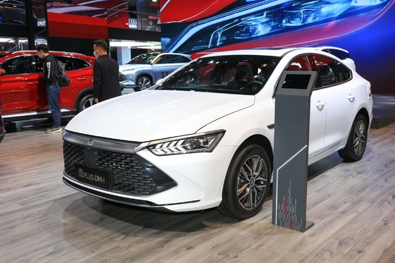 Potenza massima 150-200PS BYD Qin Plus Dm-I Hybrid Electric Vehicle Sedan Volante sinistro
