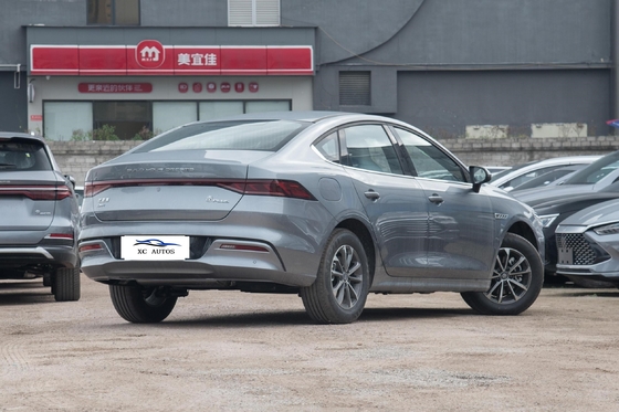 Potenza massima 150-200PS BYD Qin Plus Dm-I Hybrid Electric Vehicle Sedan Volante sinistro