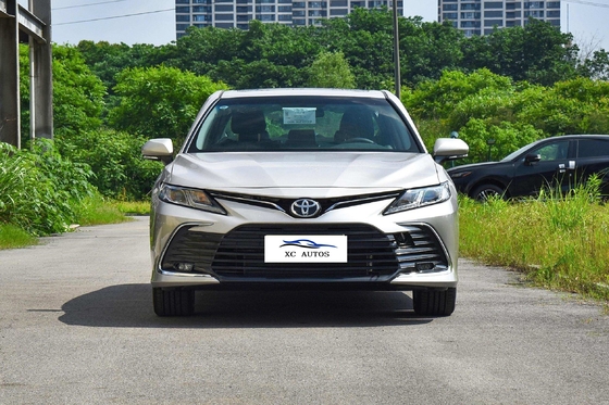 Auto usata Toyota Camry 2018 con fari a LED Modello Peak a due motori e 5 posti