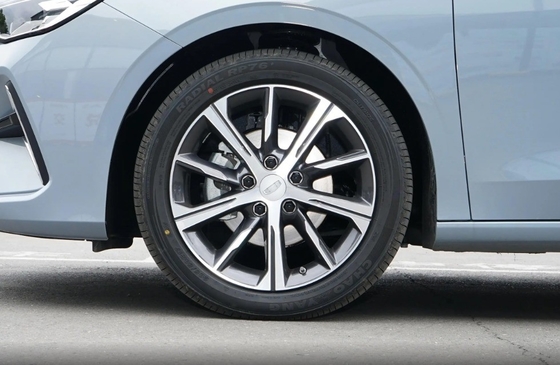 Geely Emgrand 2023 Gen4 Champion Edition 1.5LCVT Flagshp Versione 2500-3000mm Base