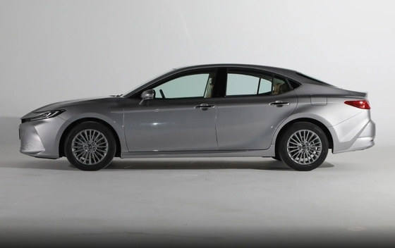 Caldo 2023 Toyota Camry Exalted Version SUV 4X4 con motore a benzina da 2,0 litri e accessori