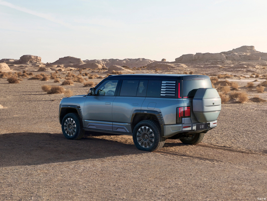 BYD Yangwang U8 Hybrid Car EV SUV Off-road Vehicle per l'eccitazione off-road di lusso