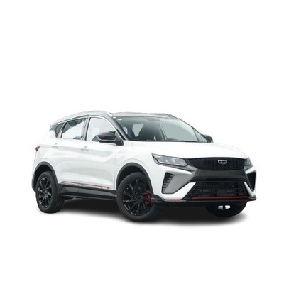 Disposizione 1.5L Geely BinYue 2WD Auto Sedie in pelle Camera posteriore tetto a gasolina Auto