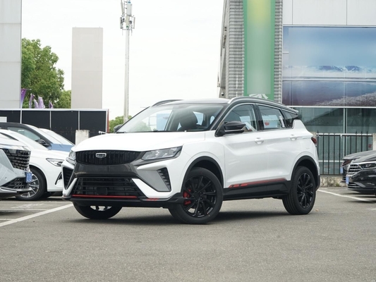 Disposizione 1.5L Geely BinYue 2WD Auto Sedie in pelle Camera posteriore tetto a gasolina Auto