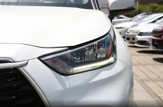 Euro VI 2023 Crown Kluger HEV Twin Engine 2.5L 2WD Elite 7-seater Hybrid Electric Vehicle SUV di medie dimensioni