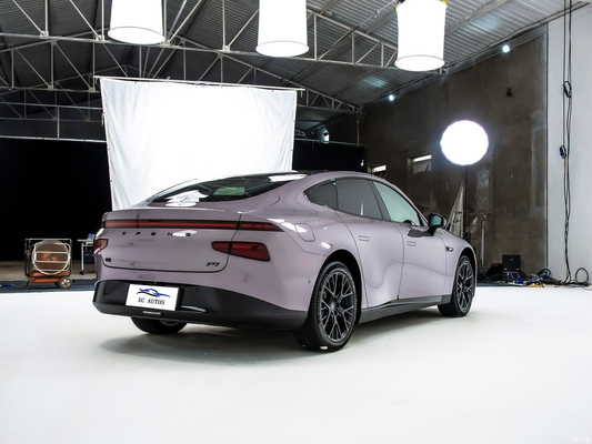 Xpeng P7 EV Sedan con volante multifunzione e coppia massima Nm di 400-500Nm