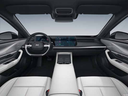 Xpeng P7 EV Sedan con volante multifunzione e coppia massima Nm di 400-500Nm