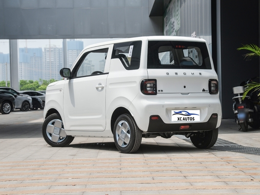 Geely Panda Mini EV Car 4 sedili con doppia sospensione posteriore Wish Bone 200Km di autonomia