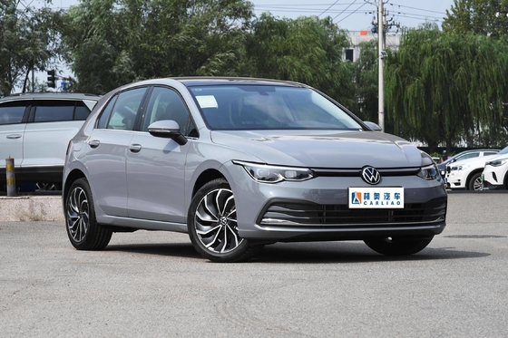 Volkswagen Golf Compact Sedan Auto a benzina Usata Veicolo a benzina con struttura del corpo