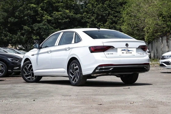 Volkswagen Sagitar Auto a benzina con combustibile convenzionale 4 porte 5 posti struttura del corpo