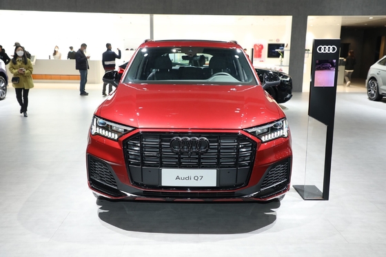 Sistema elettronico di controllo della stabilità ESC Sì 2024 Audi Q7 Auto usata a benzina a prezzi