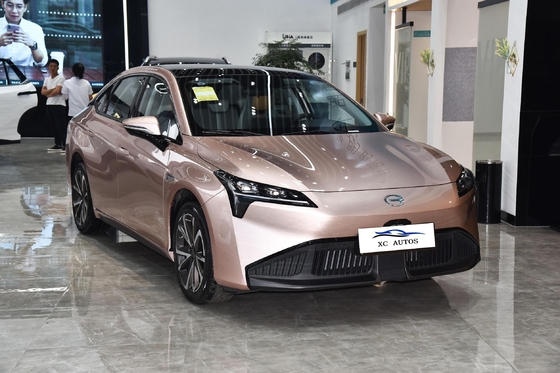 4 porte 5 posti AION Auto usata Auto elettrica con sterzo sinistro e tetto a copertura