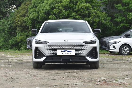 Changan Univ 5 porte 5 posti Hatchback Il veicolo ibrido elettrico con sterzo sinistro