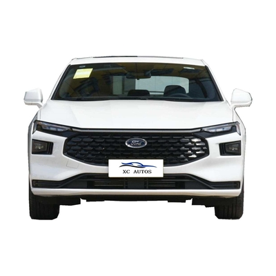 Auto elettrica Ford Mondeo Automobile di lusso ad alta velocità per 5 posti chilometraggio 1-25000 miglia