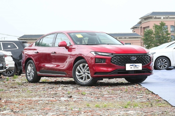 Auto elettrica Ford Mondeo Automobile di lusso ad alta velocità per 5 posti chilometraggio 1-25000 miglia