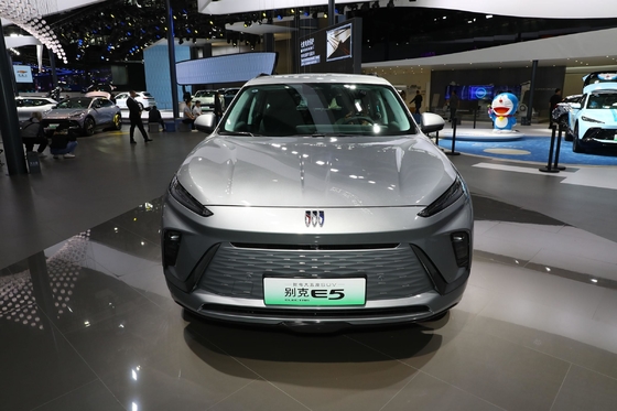 Buick E5 Silver Long Range 620KM SUV ad alta velocità Auto elettriche usate con struttura del corpo