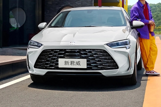 SUV compatto Buick Regal 2024 25t Super Speed Sedan usata Veicoli a combustibile Auto a benzina