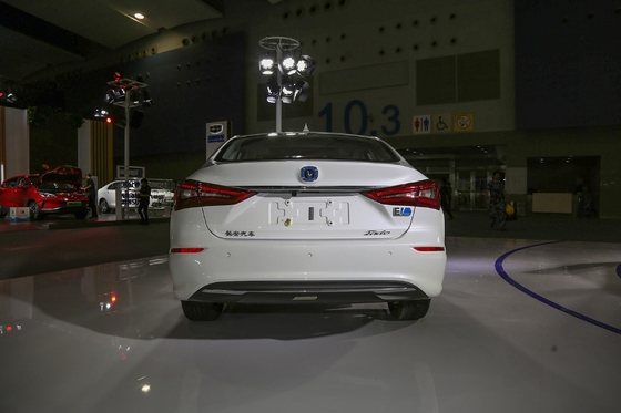 Grande valore Changan EADO EV 460 Auto elettrica EV berlina 5 porte 5 posti struttura del corpo