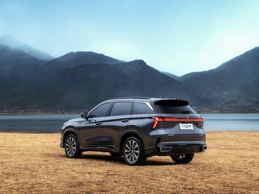 Chang'an Cs75 Plus Suv a benzina a mano sinistra 150-200p Maximum Power Sedile in pelle