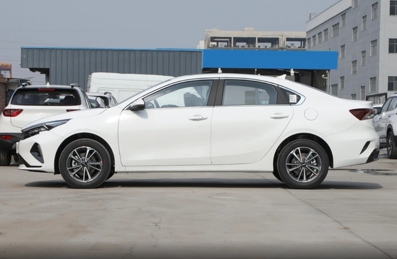 1.5L Bianco Kia K3 2024 Compatto Car Benzina Far Light per l'Acquisto Online