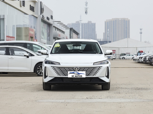 Changan EADO 1.5T GDI DCT a guida sinistra berlina 4 porte 5 posti auto a benzina sul mercato