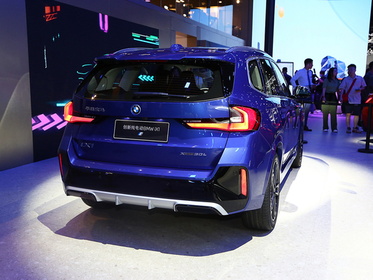 Sistema di sterzo elettrico e sospensione anteriore Macpherson IX1 EV Compact SUV Sport Car
