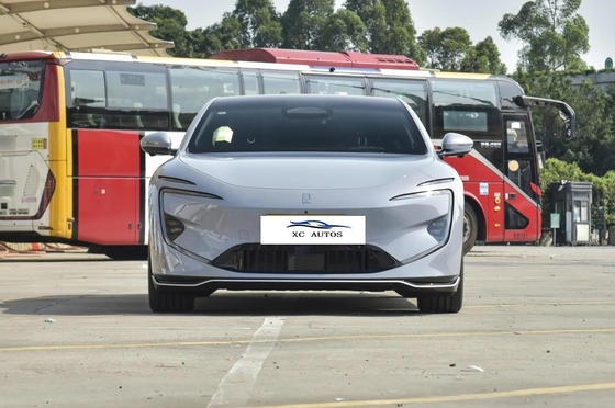 2024 700 Triple Laser Rear Drive Luxury Auto di lusso di medie e grandi dimensioni a 4 porte e 5 posti
