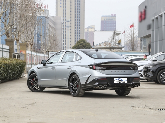 2024 Sonata 2.0T FWD con seggiolini in cuoio e pneumatici R19 conformi all'Euro VI