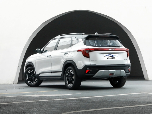 2022 Kia Seltos 2023 5 sedili SUV a benzina Seltos Accessori con 4385x1800x1650MM Dimensione