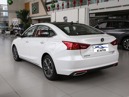 Compatta 2022 Changan Ruicheng CC 1.4T DCT Sedan con sospensione anteriore Macpherson