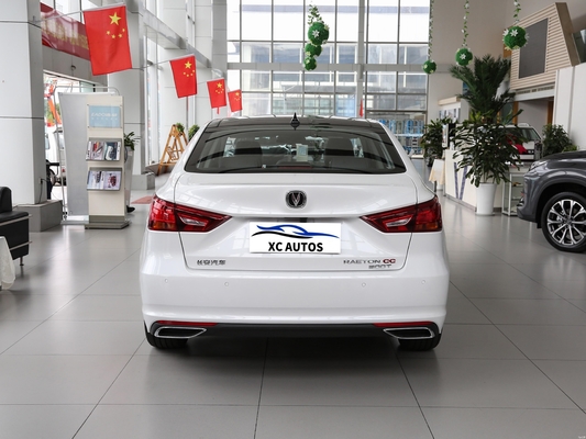 Compatta 2022 Changan Ruicheng CC 1.4T DCT Sedan con sospensione anteriore Macpherson