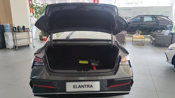Sedana Hyundai Elantra 2024 con sistema di sterzo elettrico e L*W*H mm 4720*1810*1415