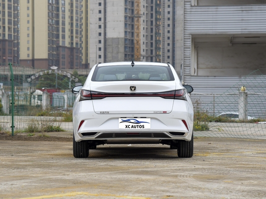 2024 Changan Reaton Plus Un'auto a 4 porte a carburante con sterzo sinistro e benzina economica