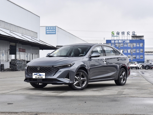 2024 Changan Reaton Plus Un'auto a 4 porte a carburante con sterzo sinistro e benzina economica