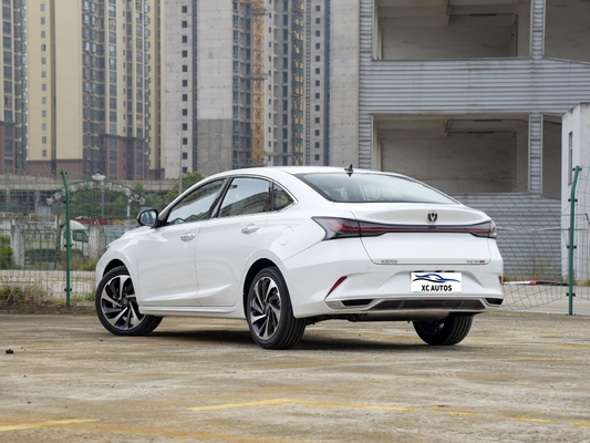 Compatta Changan Sedan Changan YIDA Car con tetto panoramico e design integrato del corpo