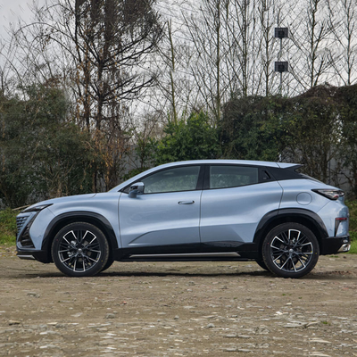 Changan 2023 UNI-K berlina con potenza massima di 150-200PS e davanti 4 posteriore 4 radar