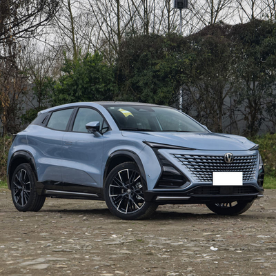 Changan 2023 UNI-K berlina con potenza massima di 150-200PS e davanti 4 posteriore 4 radar