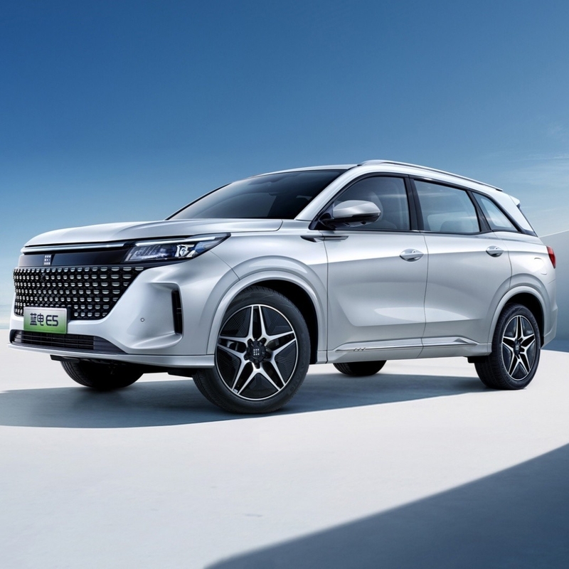 2.0L Motore e disco anteriore Sistema di frenatura a disco posteriore DFSK E5 per una guida affidabile
