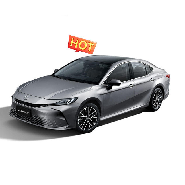 Toyota Camry 2023 2024 Auto ibrido a benzina Awd Sedan Auto 2025 Con pneumatici 215/55R17