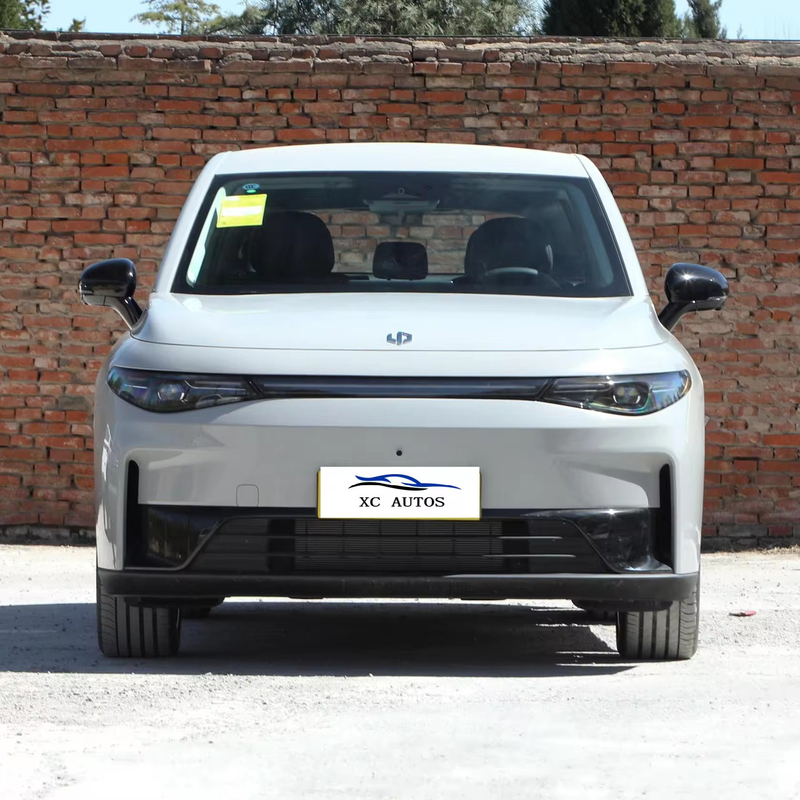 Leapmotor C01 2023 Modello 525 Comfort Auto elettrica ad alta velocità con radar anteriore 4 posteriore 4