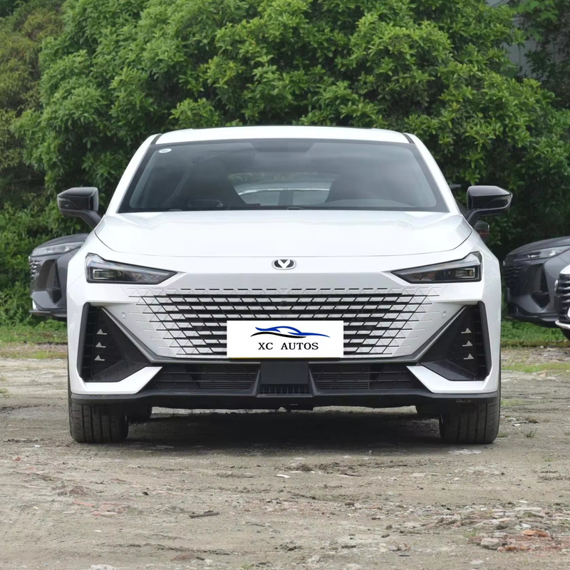 Changan Uni-V 1.5t Idd 113 Km 5 porte 5 posti SUV compatto con presa di energia in auto ibrida con 1