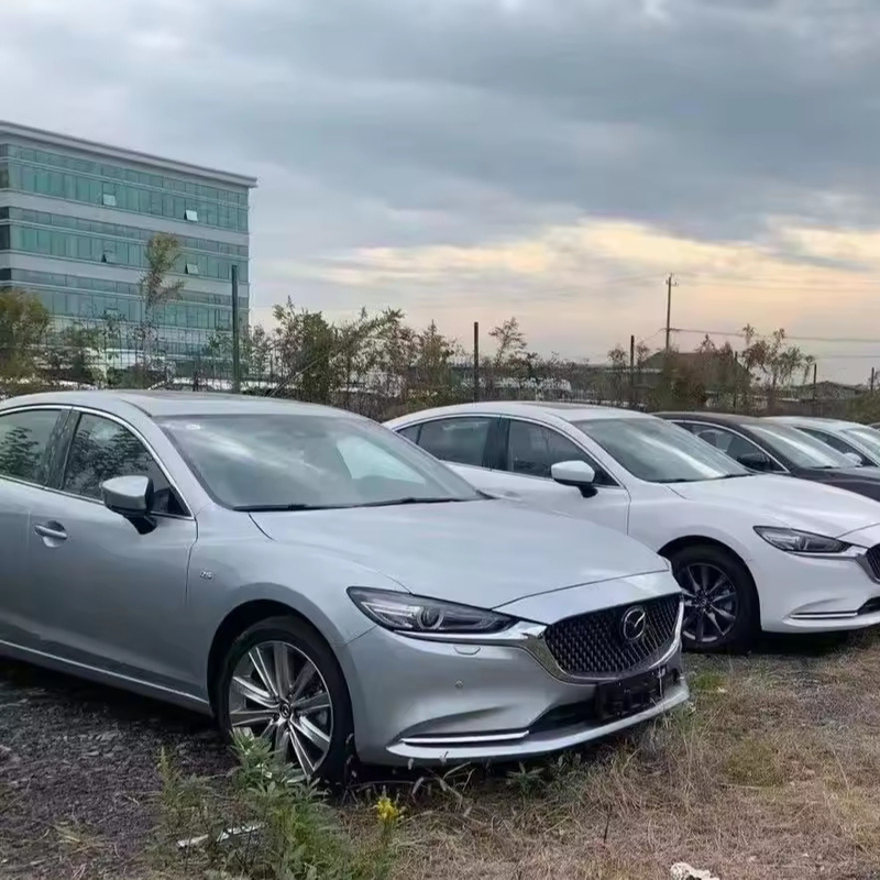 5 posti Mazda Atenza Auto a benzina 2WD berlina con faro a LED e conveniente