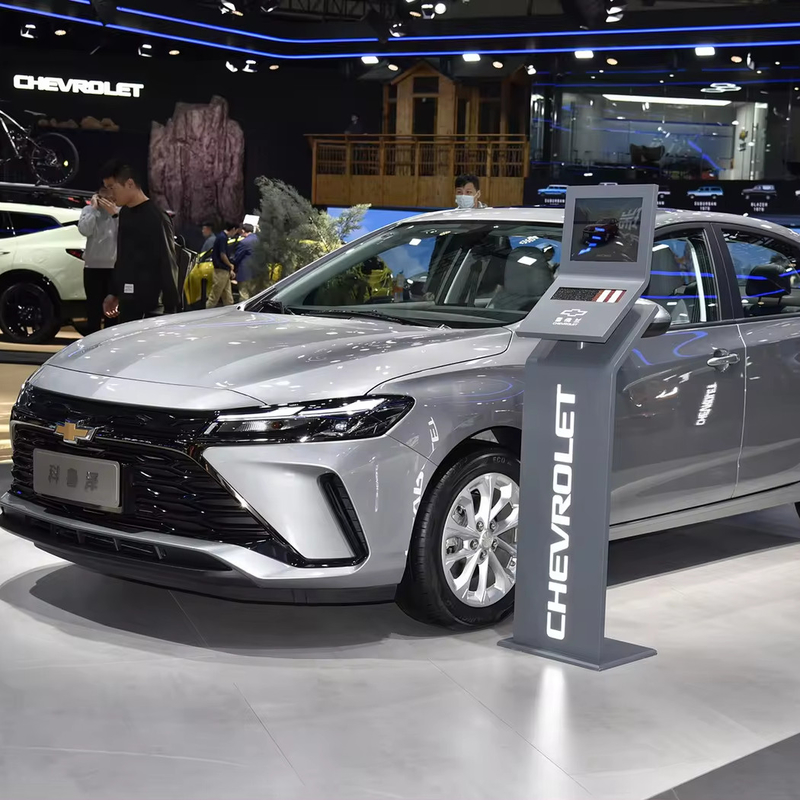 Grande valore Chevrolet Monza 1.5L Benzina Benzina Auto berlina 5 porte 5 posti Sedie in pelle