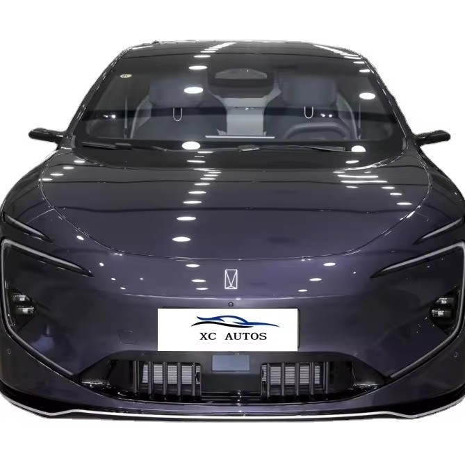2024 700 Triple Laser Rear Drive Luxury Auto di lusso di medie e grandi dimensioni a 4 porte e 5 posti