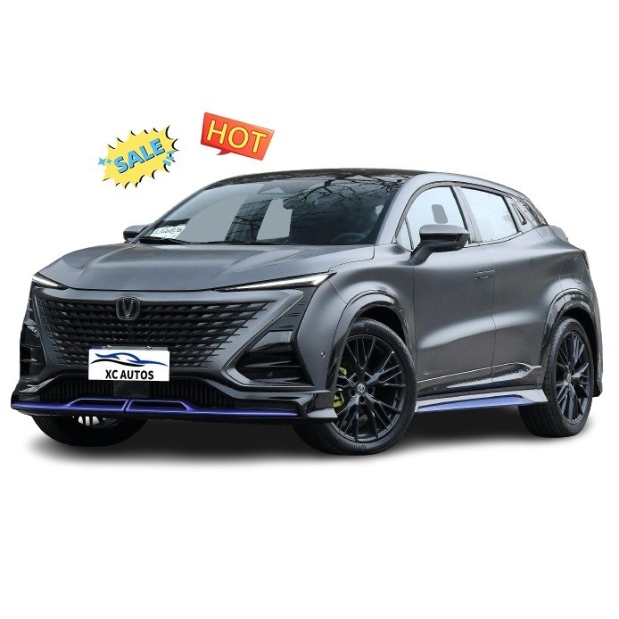 Changan Uni-T 1.5T 2.0T 188HP 138KW 300NM SUV compatto a gas / benzina con tetto panoramico